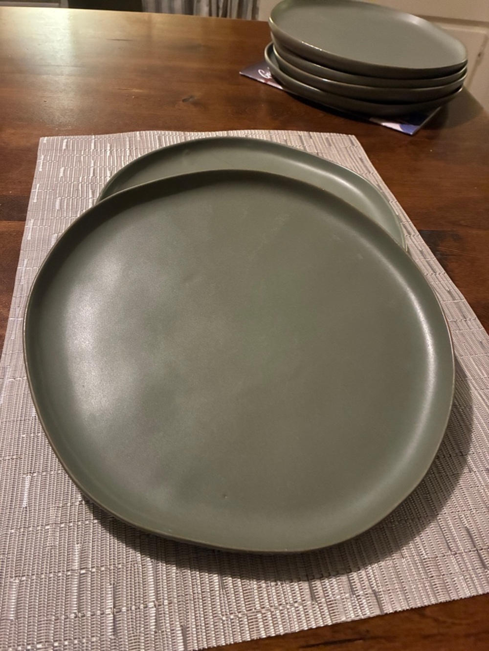 Set of 2 stoneware Hearth & Hand green dinner plates / dishes - Picture 3 of 8